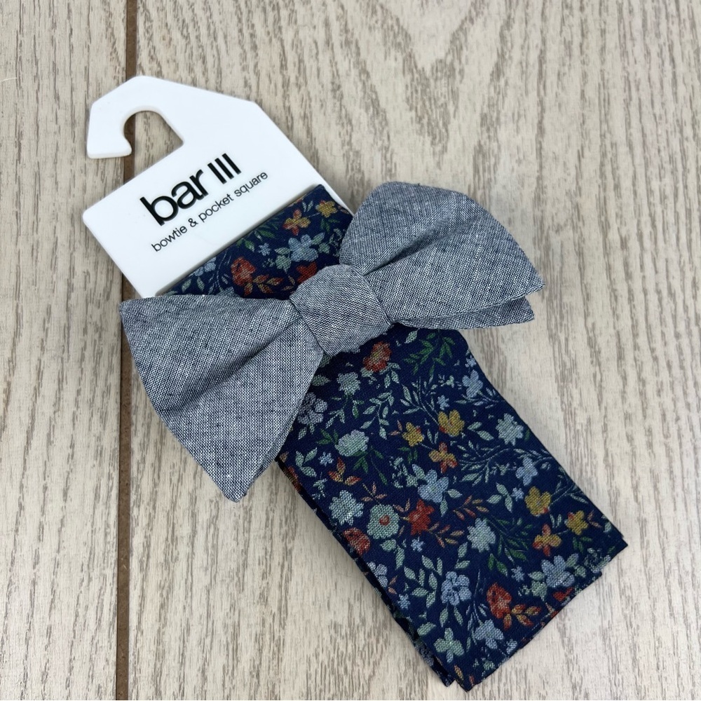 660 Bar III Men's Bowtie & Pocket Square Set OS Blue Floral $55